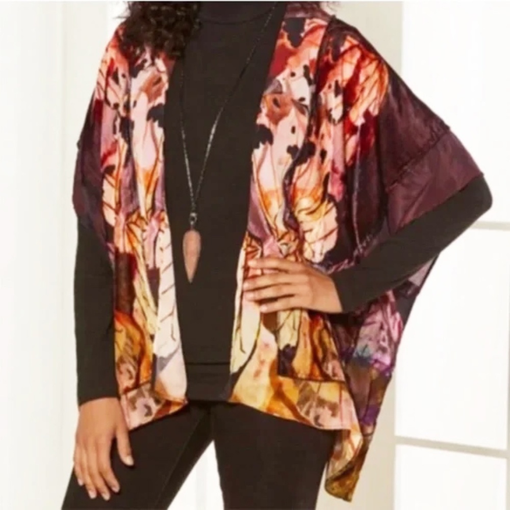 Soft Surroundings Kimono Painterly Butterfly Topper - NEW WITH TAGS - Semi-Sheer - Picture 4 of 9